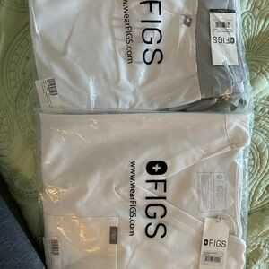 FIGS White Scrub Top & Jogger Bottom